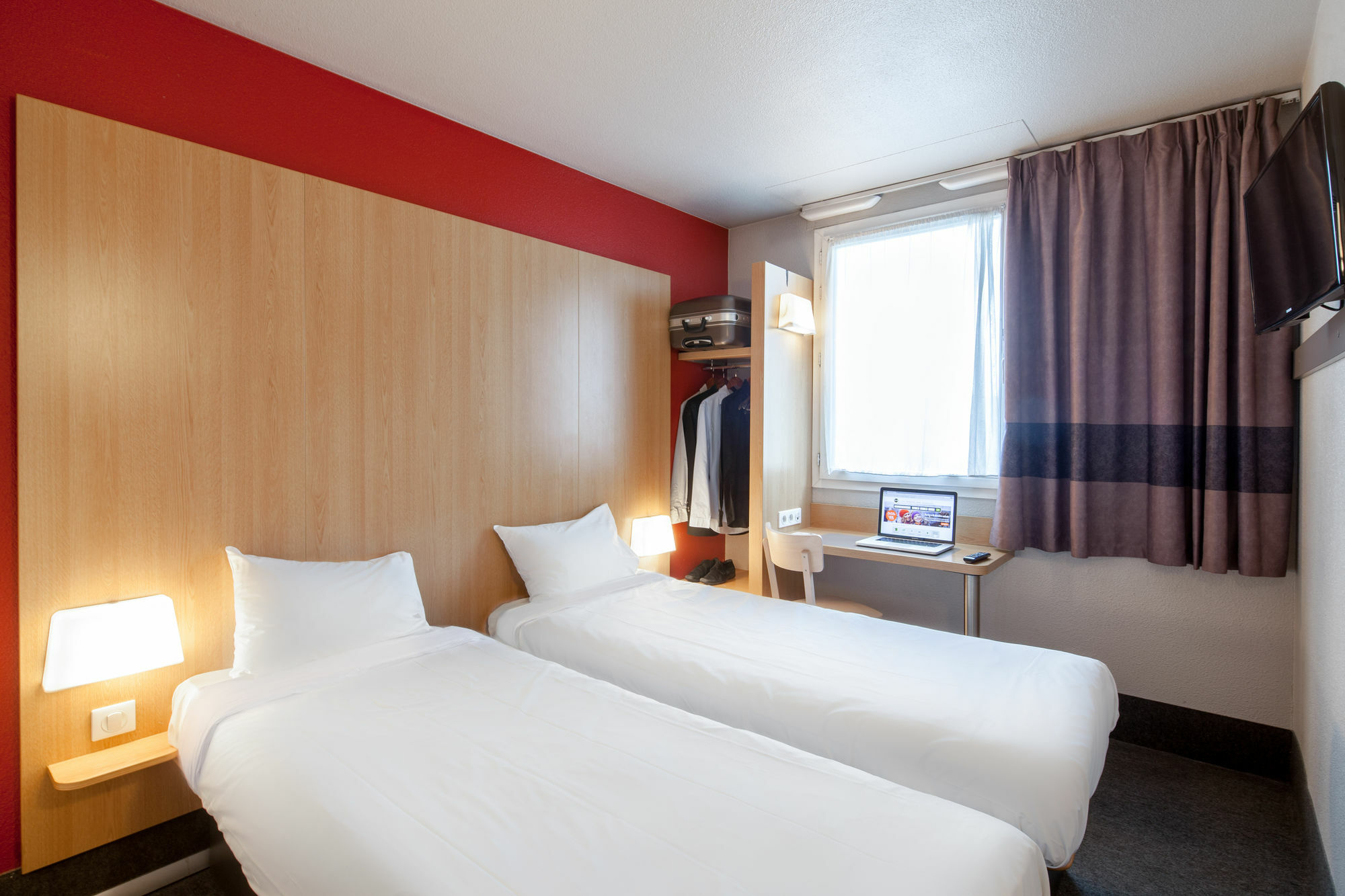 B&B Hotel Orange Оранж Екстериор снимка